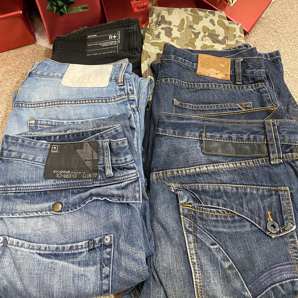 LOT- 3 RocaWear , 2 LRG , 1 Artful Dodger - size 36x32 GUC